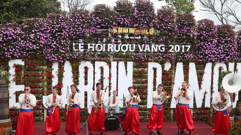 Ngất ngây trong không gian sôi động của Lễ hội rượu vang Sun World Ba Na Hills