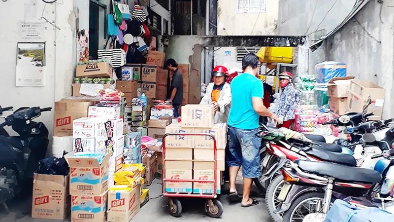Người dân ở hẻm 24 Học Lạc mong muốn lối đi thông thoáng hơn 