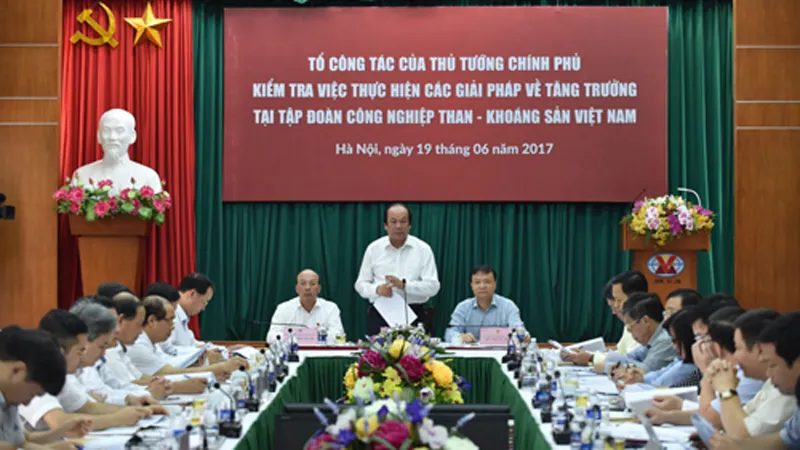 Bộ trưởng, Chủ nhiệm VPCP Mai Tiến Dũng phát biểu tại cuộc làm việc với TKV. Ảnh: VGP