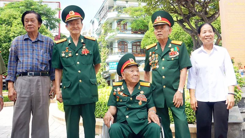Những người thầm lặng thắp sáng tương lai