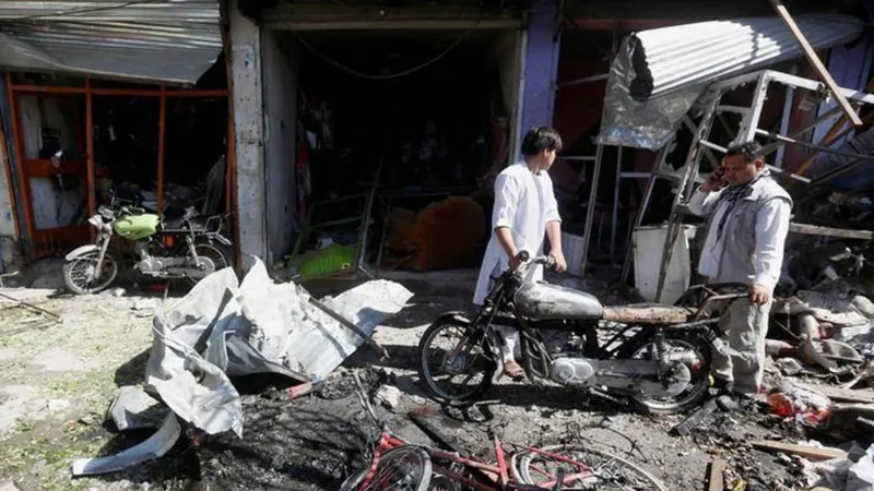 Hiện trường vụ đánh bom. Ảnh: Reuters