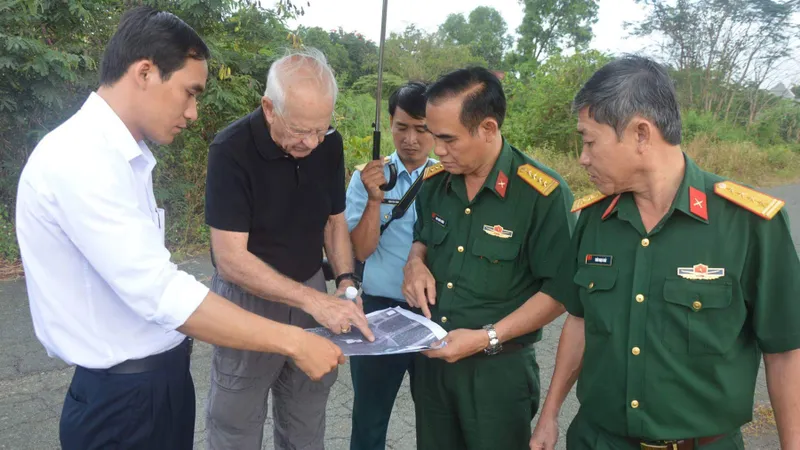 Nối tiếp hành trình tìm đồng đội liệt sĩ ở sân bay Biên Hòa