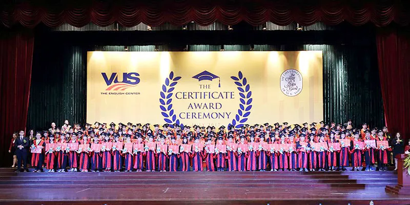Thêm 1.864 học viên VUS nhận chứng chỉ quốc tế