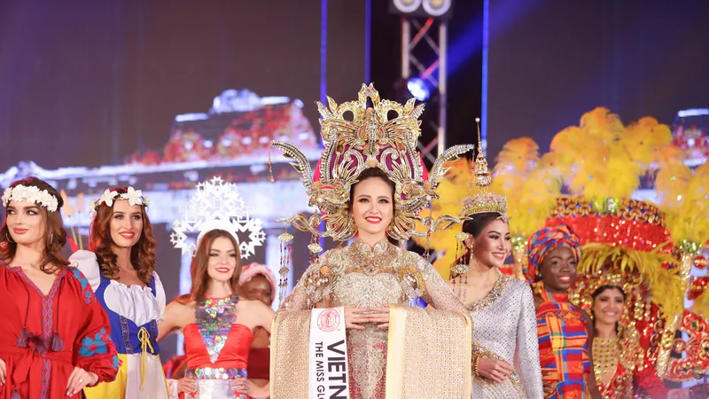 Đỗ Trần Khánh Ngân đăng quang Hoa hậu Hoàn Cầu 2017