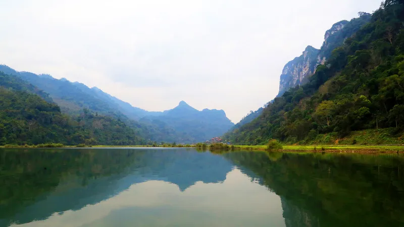  Phong cảnh hồ Ba Bể, Bắc Kạn