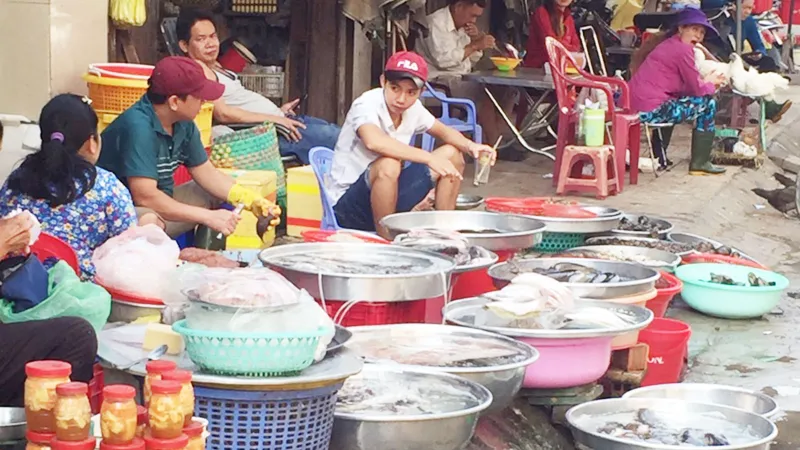 Miệng cống là nơi… bán thực phẩm