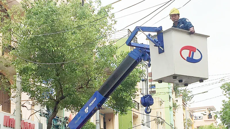 Dọn “mạng nhện” trên phố