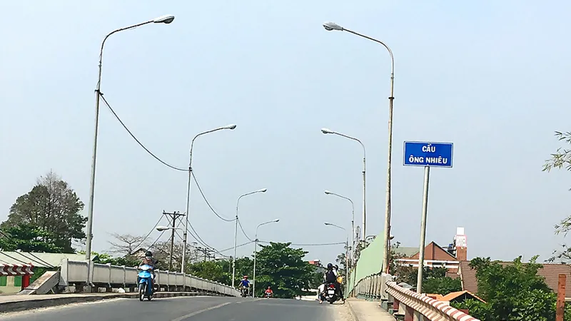 Chưa hợp lý trong việc xây lại cầu Ông Nhiêu