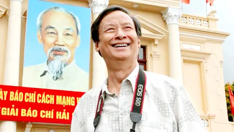 Anh lại trở về với ngọn bút tiền phương