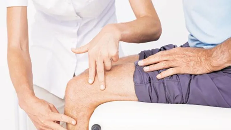 Tiến sĩ, Bác sĩ Phạm Chí Lăng – Trưởng khoa Chấn thương chỉnh hình Bệnh viện Quốc tế City.