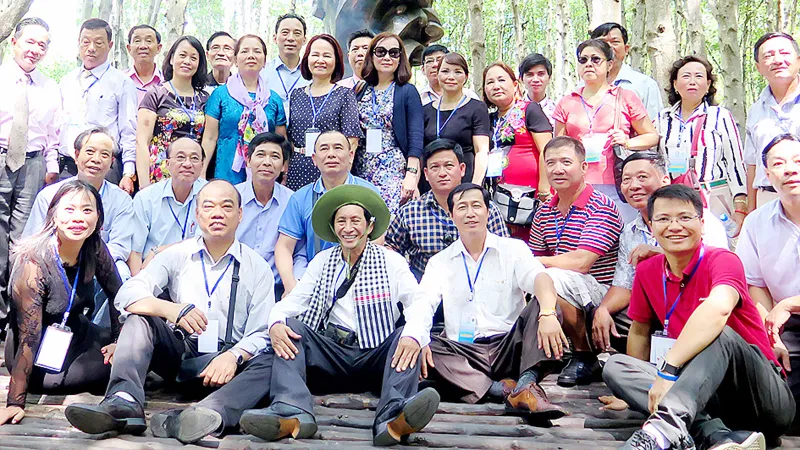 Loay hoay kết nối kiều bào trẻ