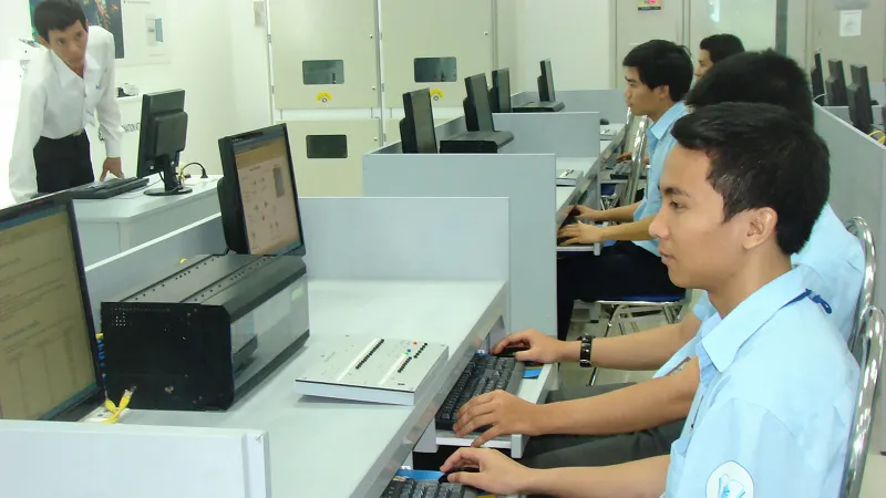 Có nên xã hội hóa ngành sư phạm? 