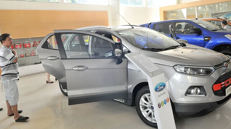 Trái chiều thị trường ô tô cận tết