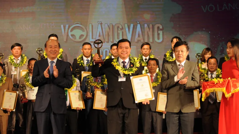 43 tài xế và 20 doanh nghiệp nhận giải thưởng Vô lăng vàng