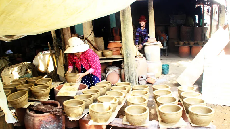 “Phù thủy” làng gốm