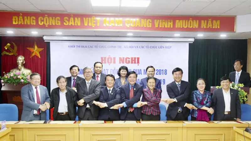 Đẩy mạnh hoạt động giám sát, phản biện