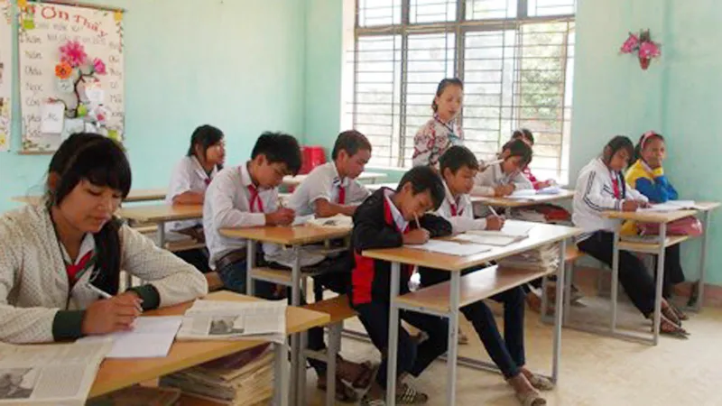 Khẩn trương chi tiền lương cho giáo viên hợp đồng tại Quảng Ngãi
