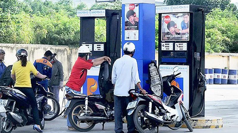 Nghịch lý giá xăng dầu