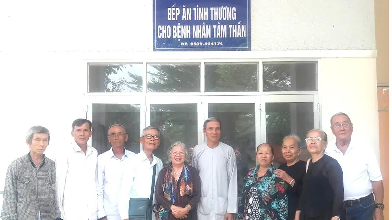 Cùng thắp lửa bếp ăn bệnh nhân tâm thần
