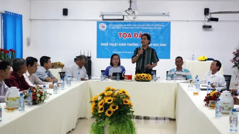 Vận dụng linh hoạt quy định khen thưởng, kỷ luật học sinh