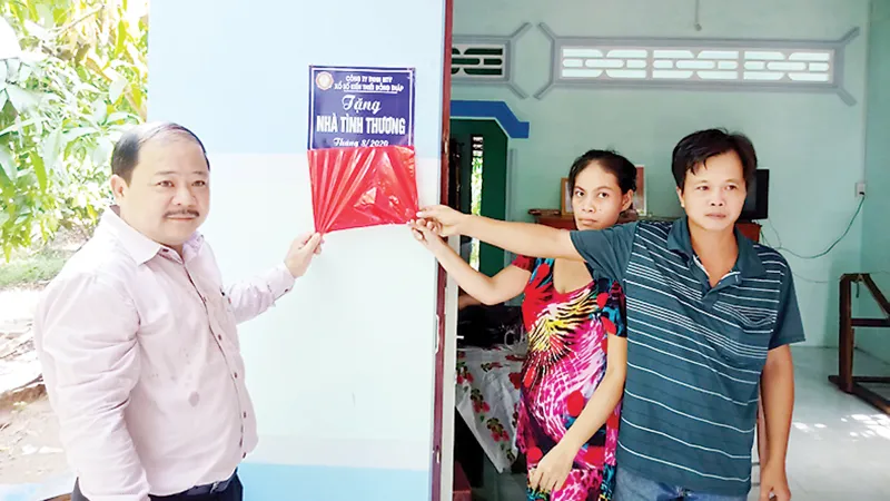 Công ty TNHH MTV Xổ số kiến thiết tỉnh Đồng Tháp trao nhà tình thương tại phường 6, thành phố Cao Lãnh