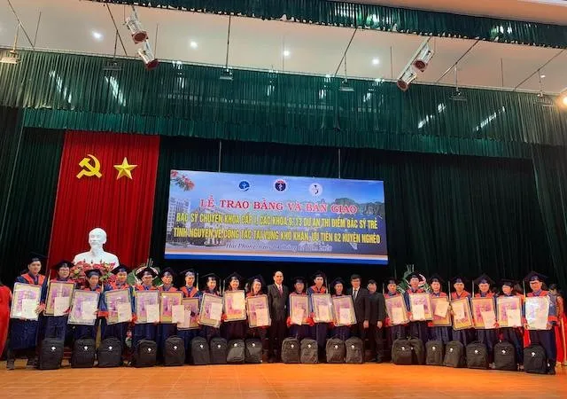 60 bác sĩ trẻ tình nguyện về 33 huyện nghèo