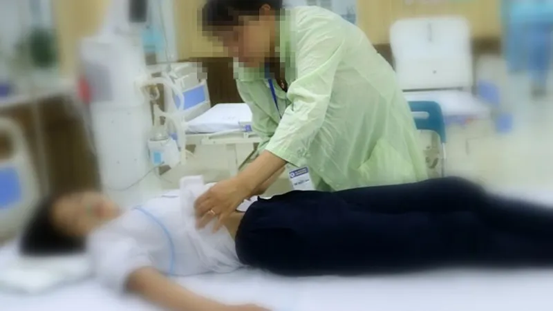 9 học sinh ngộ độc sau khi uống nước ngọt miễn phí