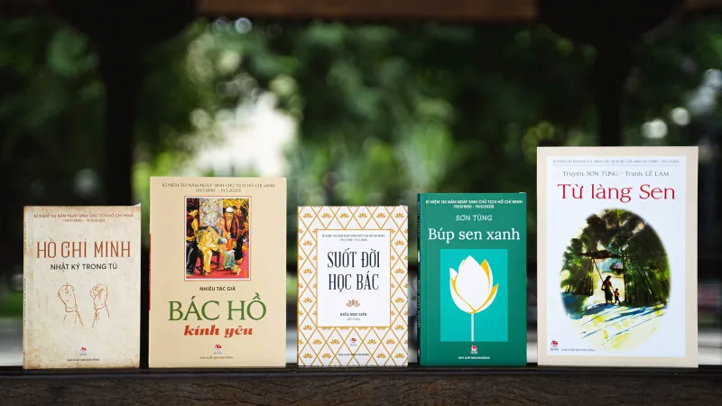 Triển lãm sách trực tuyến về cuộc đời, sự nghiệp Chủ tịch Hồ Chí Minh