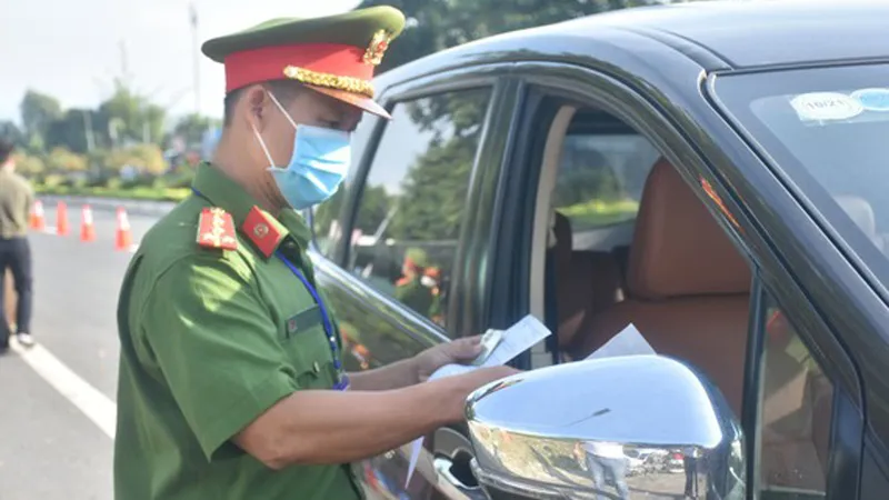 Cấp giấy đi đường cho các đối tượng được phép lưu thông