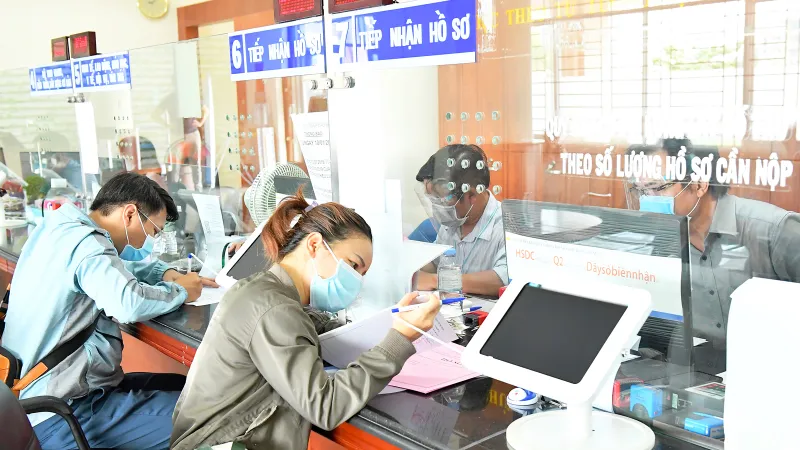 Nghiêm túc xin lỗi người dân khi để trễ hẹn hồ sơ