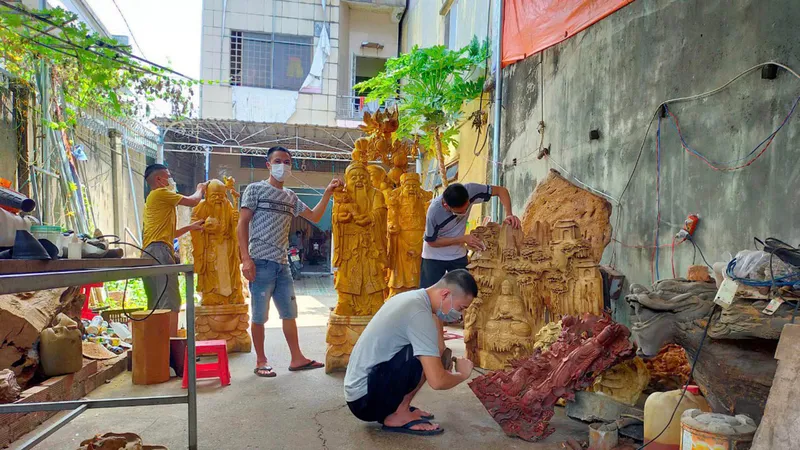 Cơ sở đồ gỗ Tiến Vy nỗ lực vượt qua dịch bằng những sản phẩm chất lượng