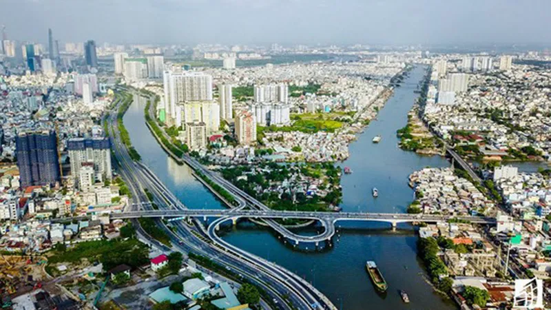 Chủ tịch UBND quận không giữ chức vụ quá 10 năm liên tục ở một nơi