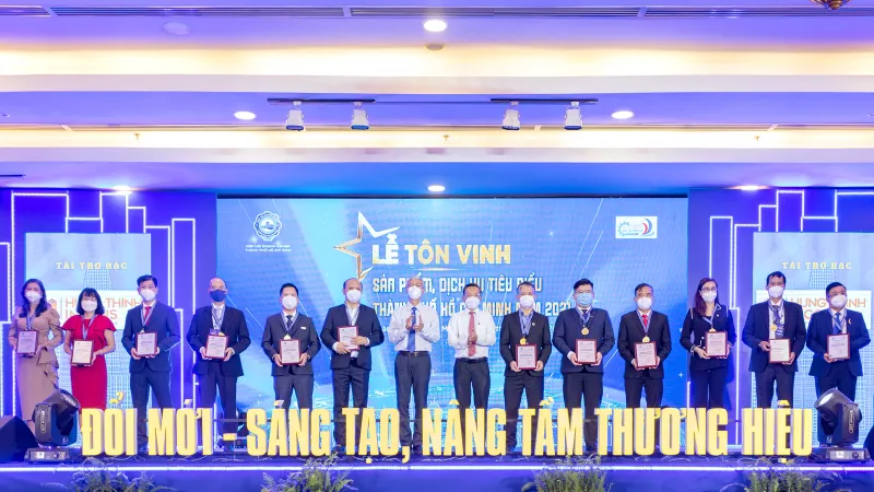 Khách sạn Rex Sài Gòn nhận giải thưởng “Sản phẩm, dịch vụ tiêu biểu TPHCM 2021 