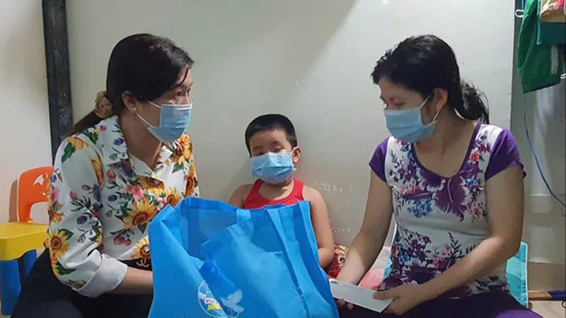 159,7 triệu đồng giúp bệnh nhân nghèo