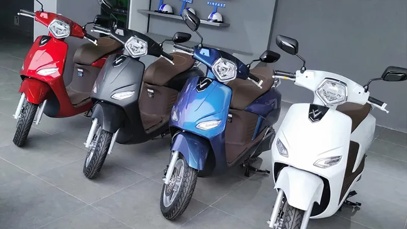 Xe máy xăng khó chuyển đổi, xe máy điện bứt tốc