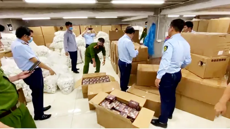 Phát hiện gần 2.000 hộp cà phê Hoàng Gia có chất cấm 