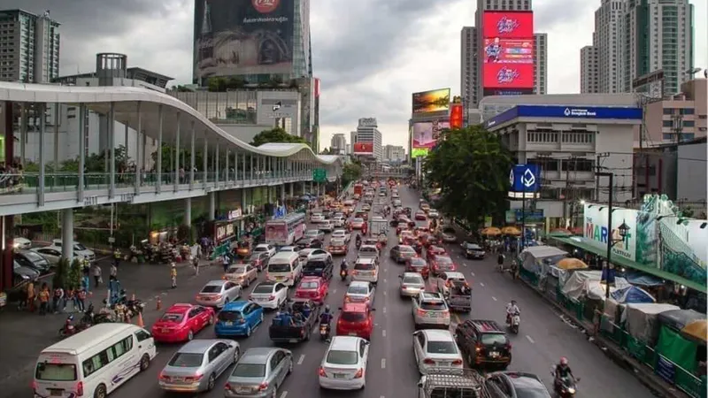 Người dân tham gia giao thông ở Bangkok. Nguồn: asiaexchange