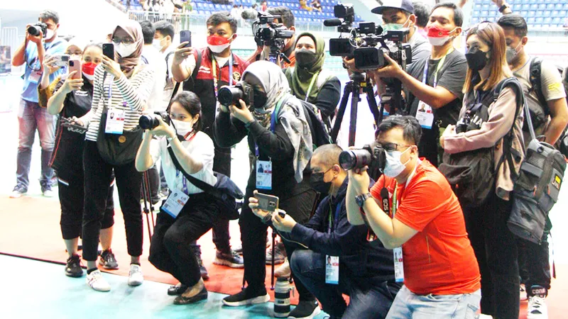  Giới truyền thông thể thao quốc tế và Việt Nam tác nghiệp tại SEA Games 31. Ảnh: P.MINH 