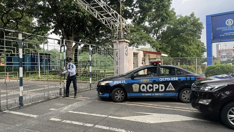 Cảnh sát thành phố Quezon phong tỏa khuôn viên Đại học Ateneo de Manila sau khi diễn ra vụ nổ súng. Nguồn: ABS-CBN News