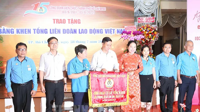 Tổ chức hiệu quả các phong trào thi đua, phát huy sáng kiến
