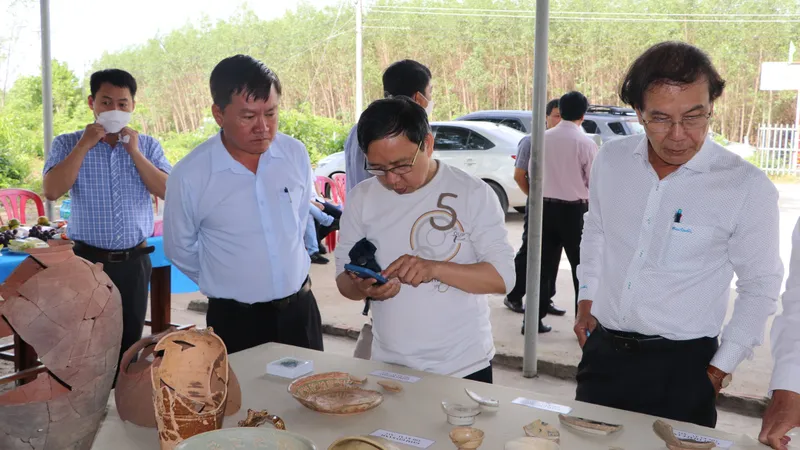 Chi thêm hơn 4,6 tỷ đồng khai quật di chỉ khảo cổ vòng thành Đá Trắng