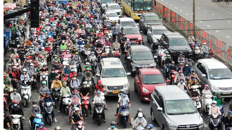 Giao thông tại TPHCM tiếp tục căng thẳng