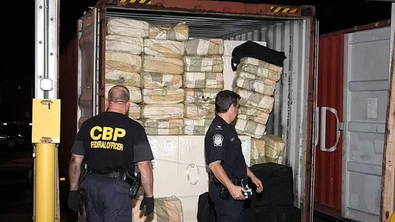 Mỹ truy tố cựu võ sĩ người Montenegro liên quan đến vụ buôn bán hơn 22 tấn cocaine