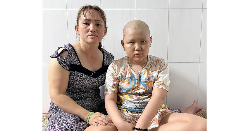 Kiệt quệ vì chồng qua đời khi chăm con bị u não