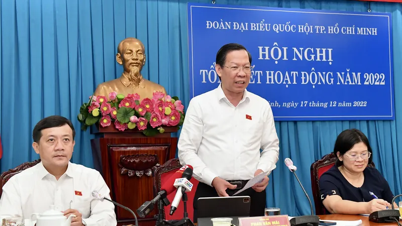 Chủ tịch UBND TPHCM Phan Văn Mãi phát biểu tại hội nghị. Ảnh: VIỆT DŨNG