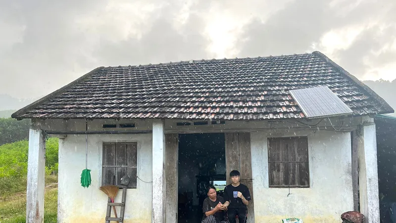 Ước gì gánh được nỗi đau của con!