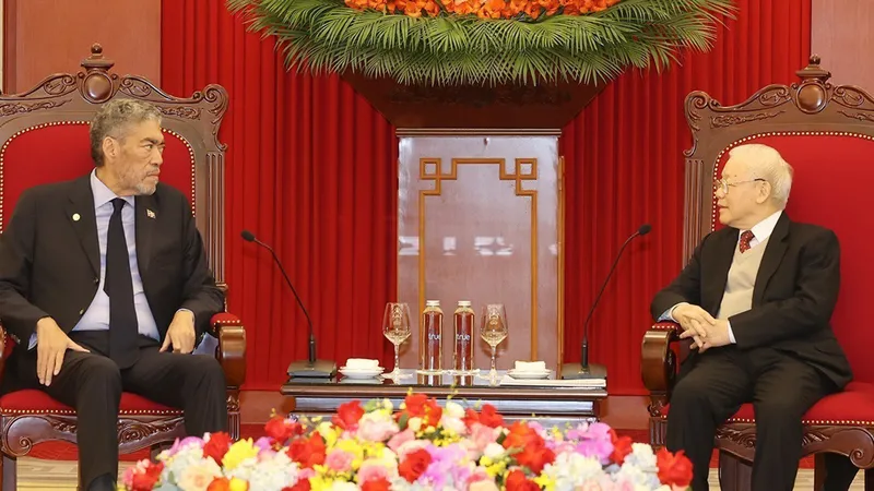 Tổng Bí thư Nguyễn Phú Trọng tiếp đồng chí Miguel Mejia, Tổng Bí thư Đảng Phong trào Cánh tả Thống nhất (MIU) Cộng hòa Dominicana. Ảnh: TTXVN