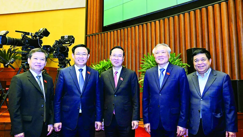 Chủ tịch nước Võ Văn Thưởng, Chủ tịch Quốc hội Vương Đình Huệ và các đại biểu tại phiên chất vấn và trả lời chất vấn, ngày 20-3. Ảnh: VIẾT CHUNG