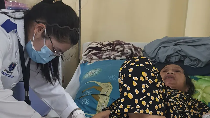Bà bán hàng rong gặp tai nạn thương tâm