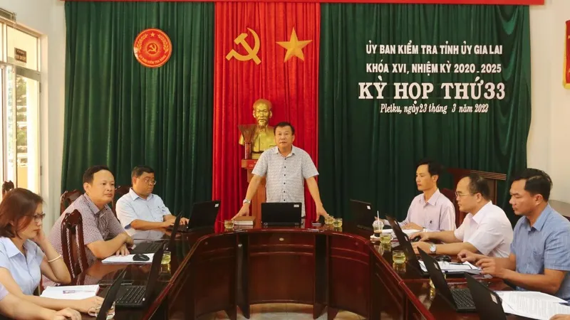 Gia Lai: Cảnh cáo phó trưởng công an huyện, khiển trách phó giám đốc sở